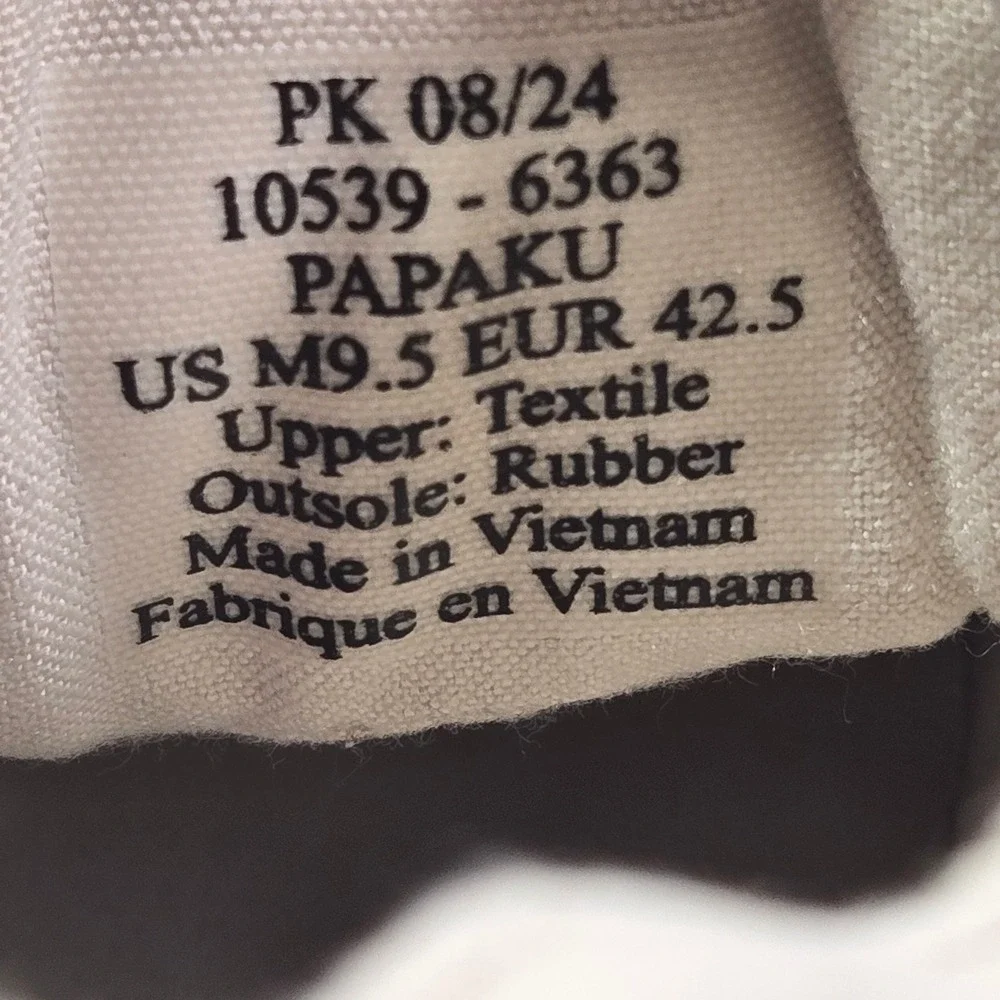 OluKai papaku chukka